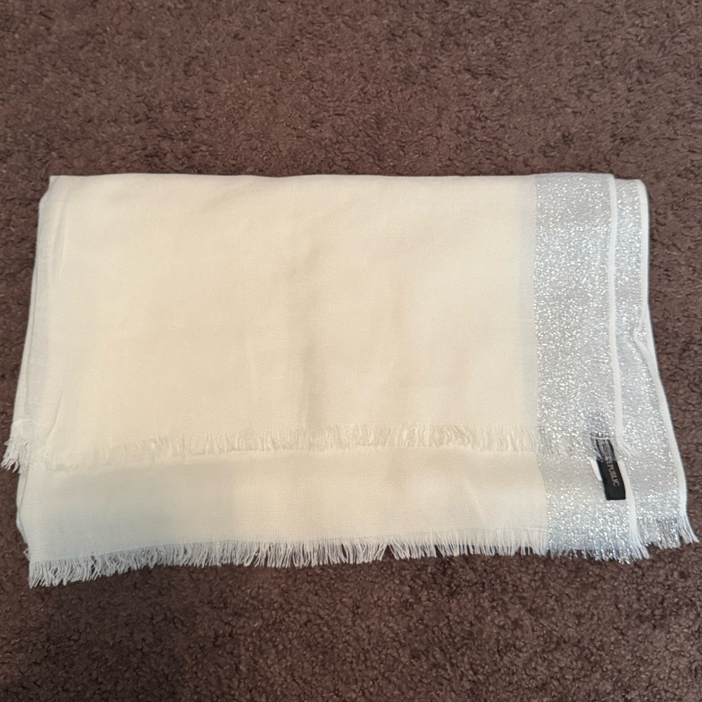 Banana Republic Elegant White and Silver Scarf